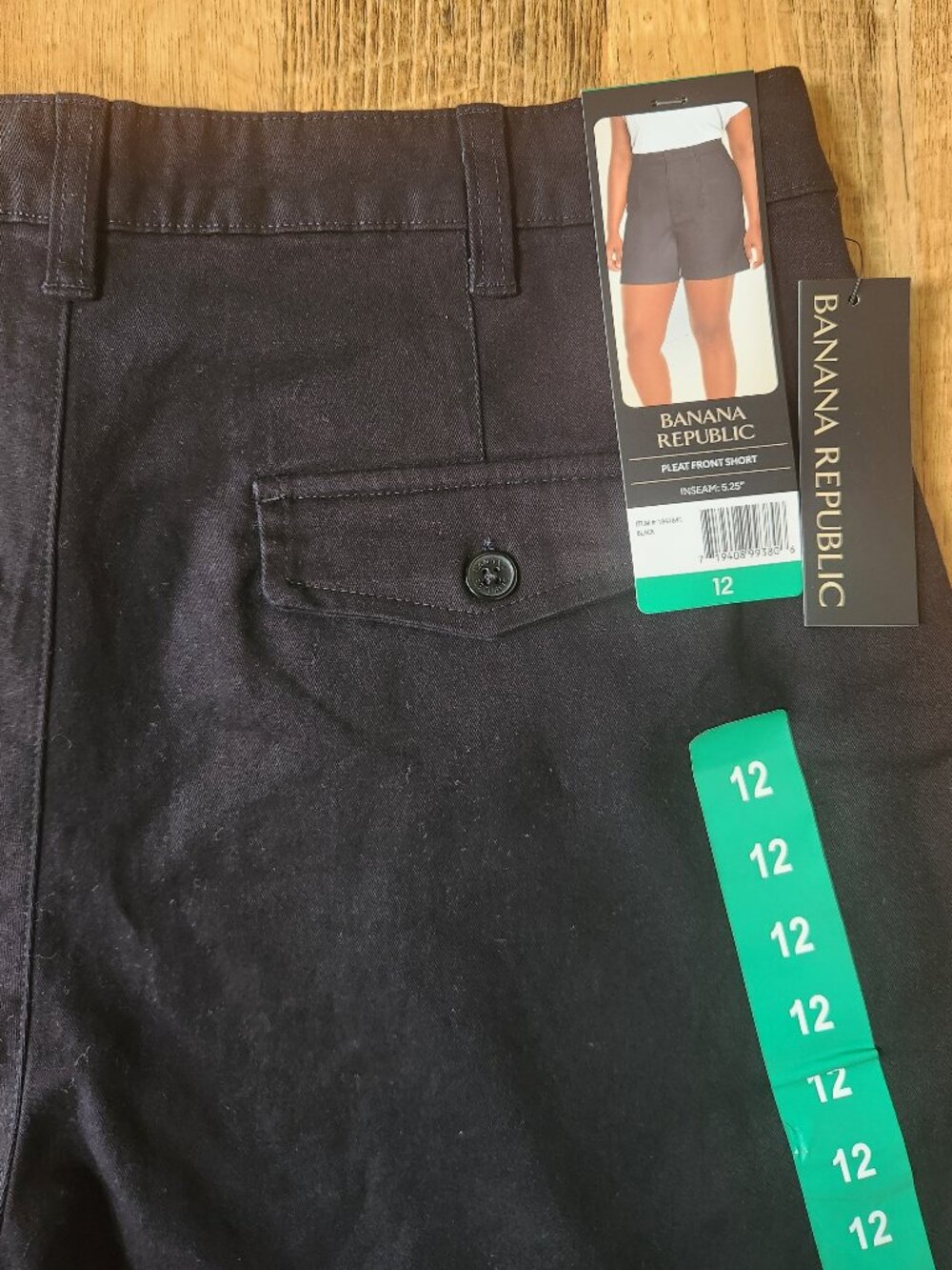 Banana Republic Women's Black Pleat Front Short Size 12 - Picture 4 of 8